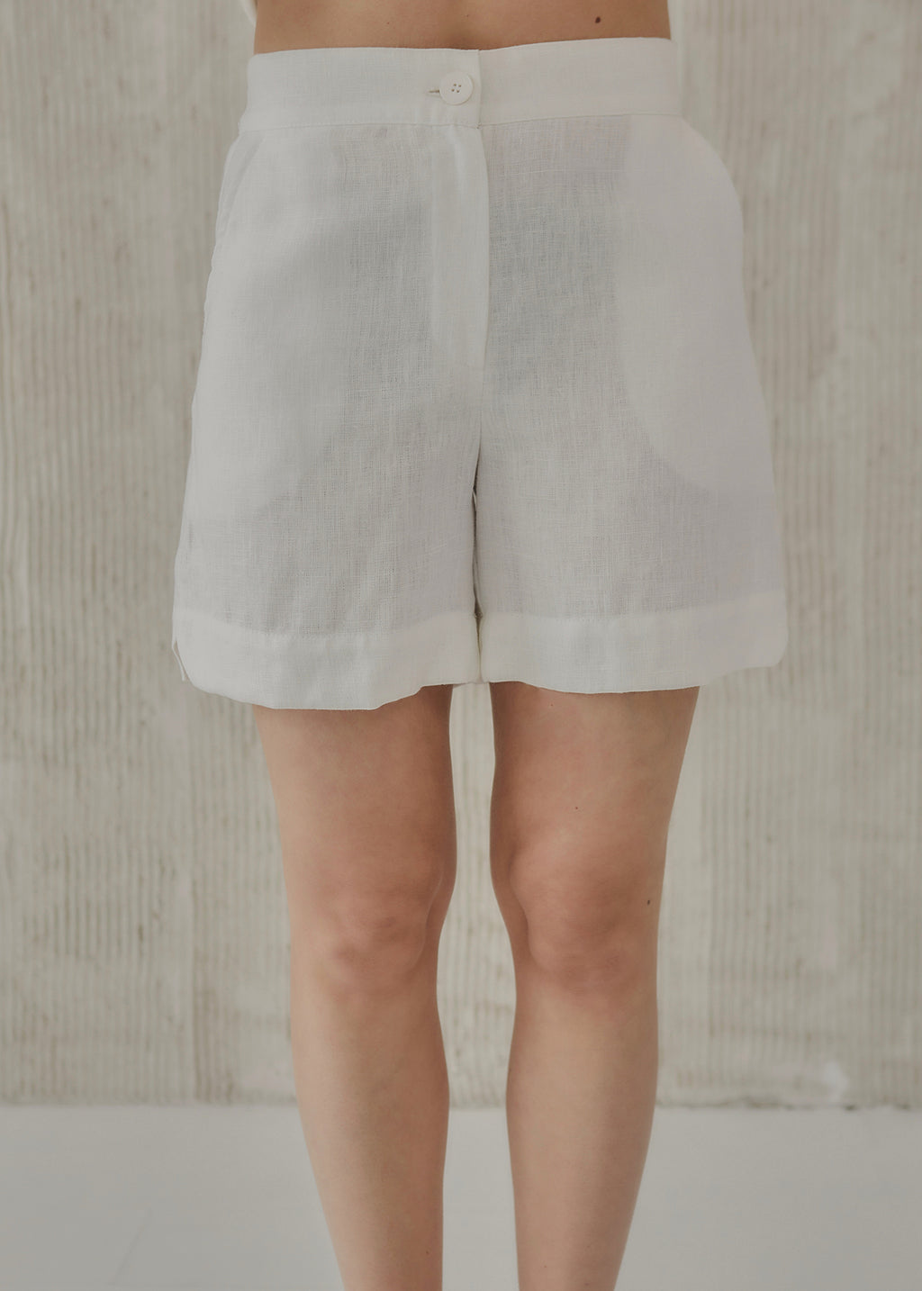 Milky linen shorts